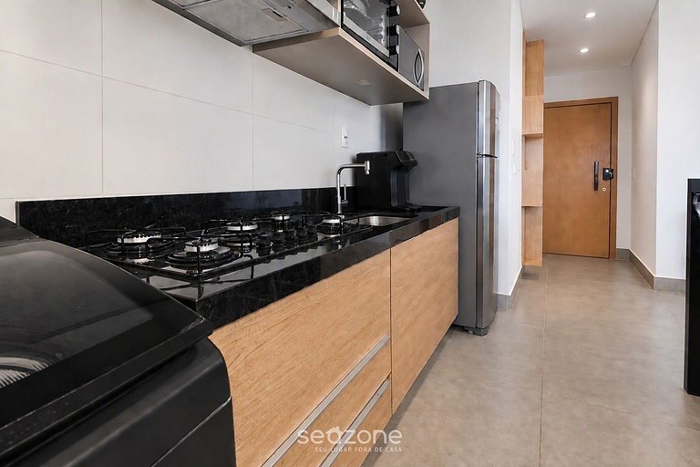 Apto. Bem localizado em Cond. c/ Piscina GRLA1403