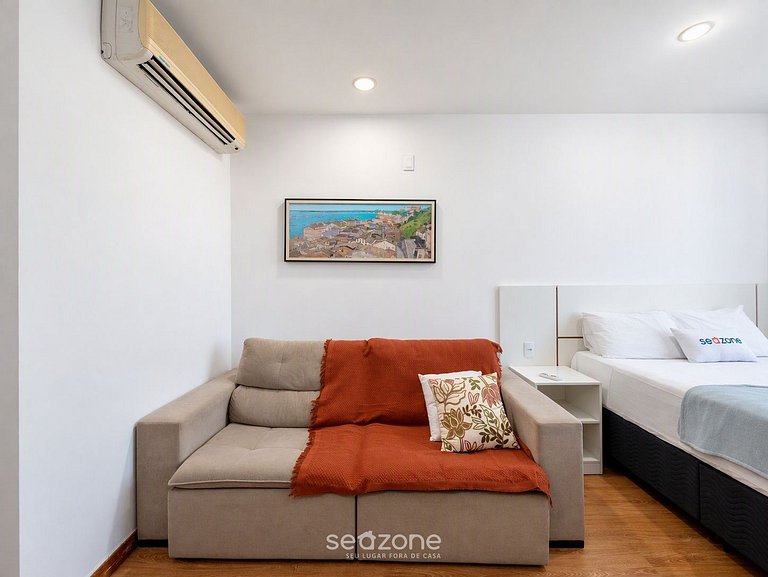 Apto en condo. c/ piscina y gimnasio IBF1607