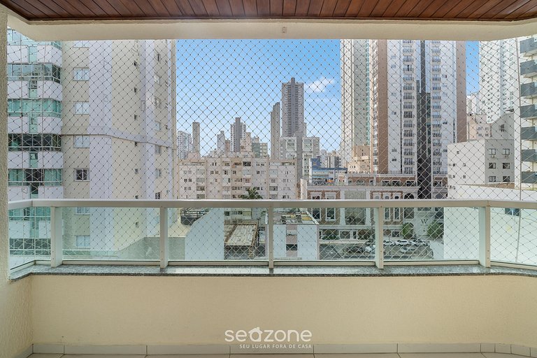 Lindo apto bem localizado a 2 min da praia ELM701
