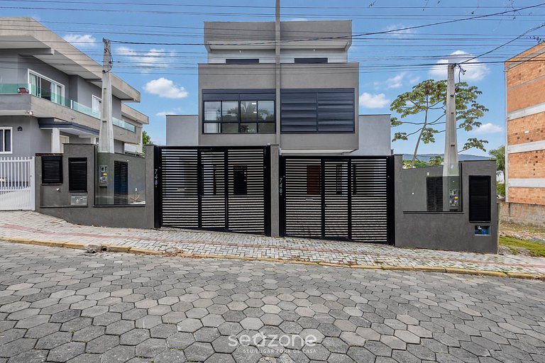 Casa c/ terraço e churrasq. a 850m do mar JSF0748