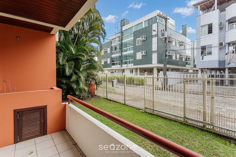 Apto com varanda próx da praia STCY101