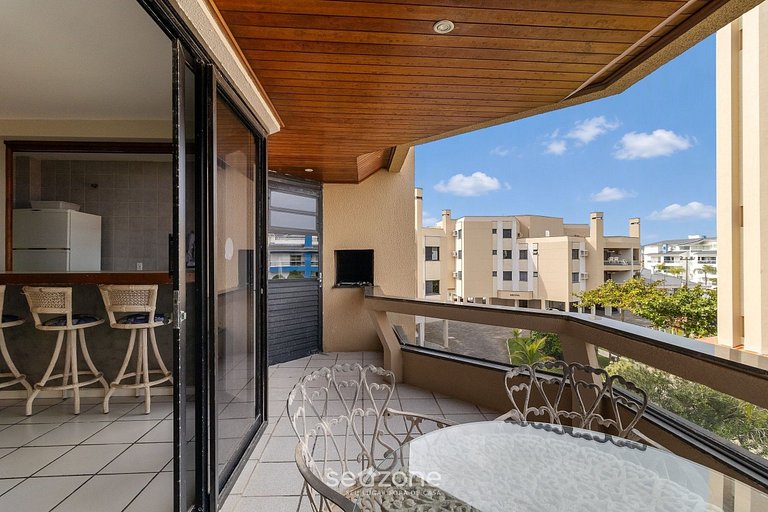 Apartamento con balcón a pocos metros de la playa VIN202