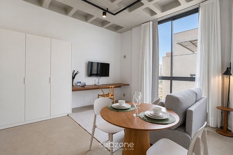 Studio em Cond. c/ Garagem e Terraço LTP0503