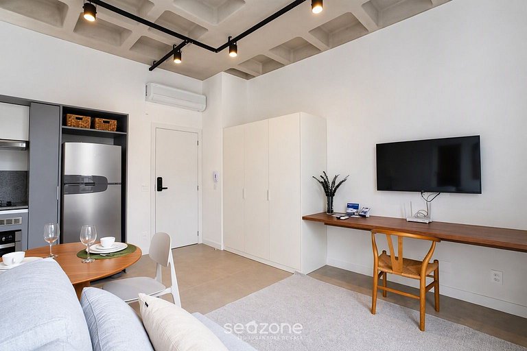 Studio em Cond. c/ Garagem e Terraço LTP0503