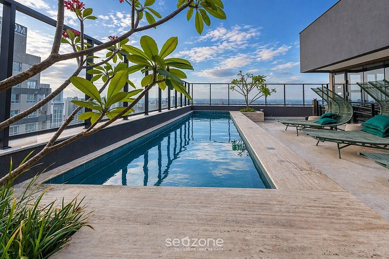 Studio em Cond. c/ Piscina e Vista Cid. AZR1406