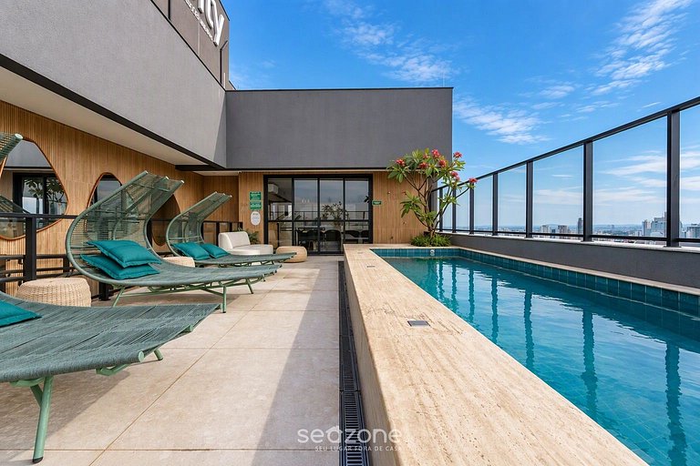 Studio em Cond. c/ Piscina e Vista Cid. AZR1406