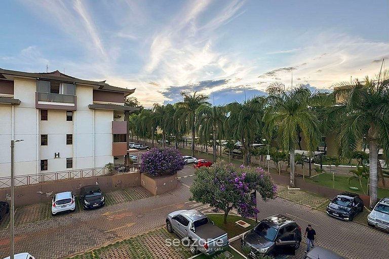 Apto em condomínio c/ piscina e churrasq/ CLR314