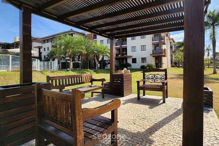 Apto em condomínio c/ piscina e churrasq/ CLR314