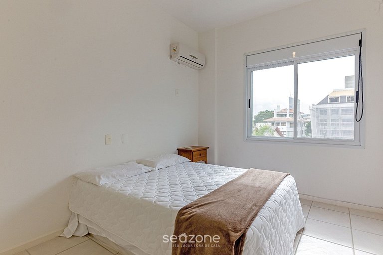 Apartamento em Jurerê enorme próximo da praia AYA201 Seazone