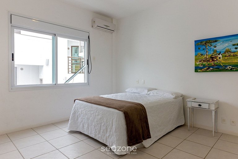 Apartamento em Jurerê enorme próximo da praia AYA201 Seazone