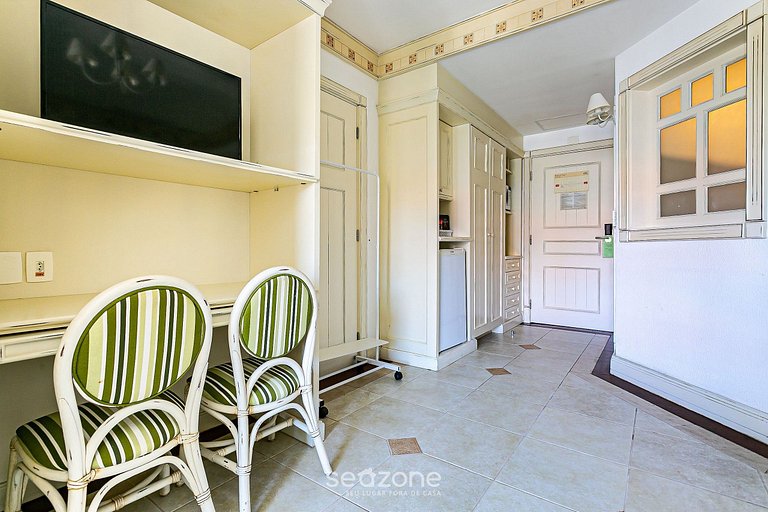 Studio em Jurerê em resort vista para piscinaILC4213Seazone