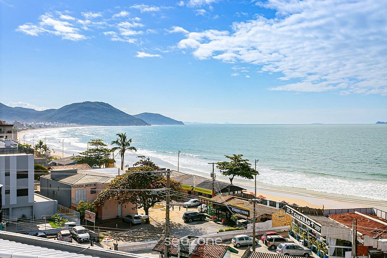 Apto com churrasqueira a 4min da praia RMI201