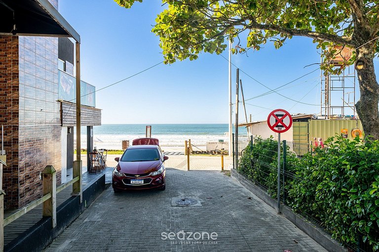 Apto com suíte e beira-mar em Bombas ROS001