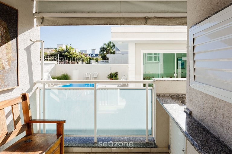 Apto espaçoso com piscina 750m da praia | CHR025
