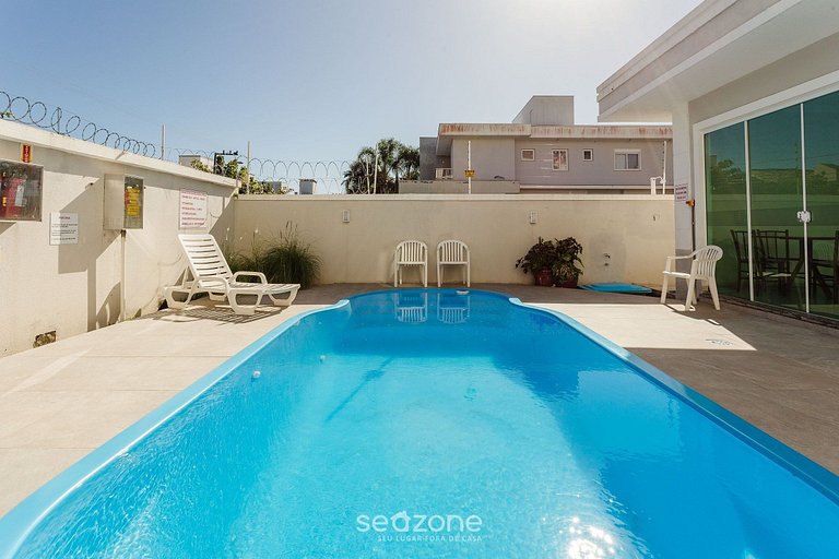 Apto espaçoso com piscina 750m da praia | CHR025