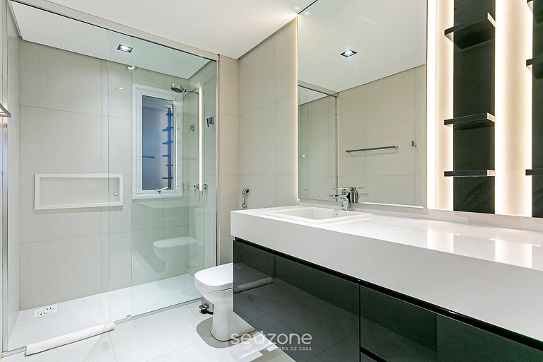 Apartamento de 2 plantas con jacuzzi en Jurerê JRR410