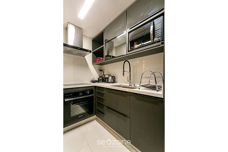 Apto de 2 andares com jacuzzi em Jurerê JRR410