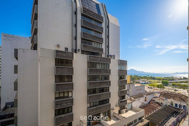 Apto completo no centro de Floripa EDC402