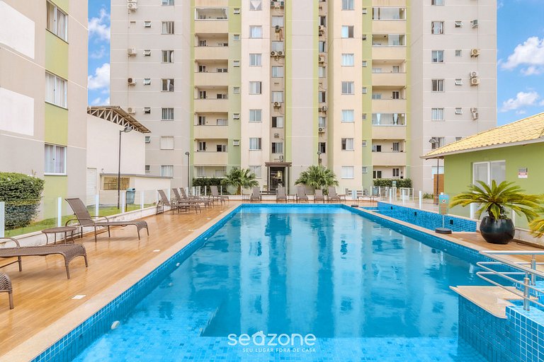 Apto c/ churrasq e varanda, 400m da Praia LEAA0506