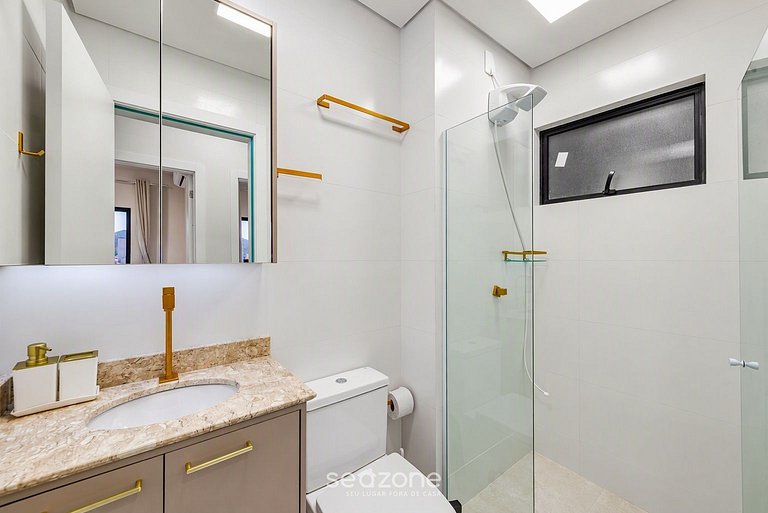 Apto. em Cond. c/ Piscina em Penha LAV0505