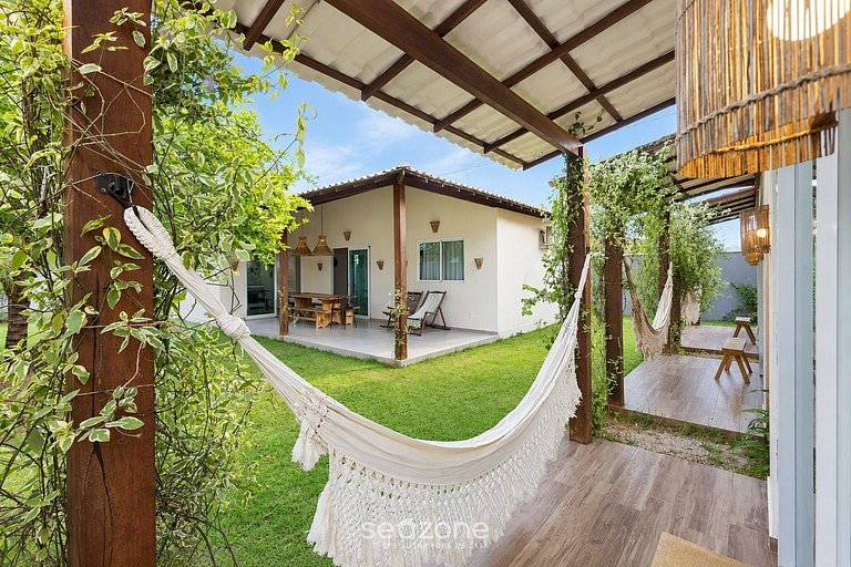 Casa em Cond. c/ churrasq. priv. IRU0015