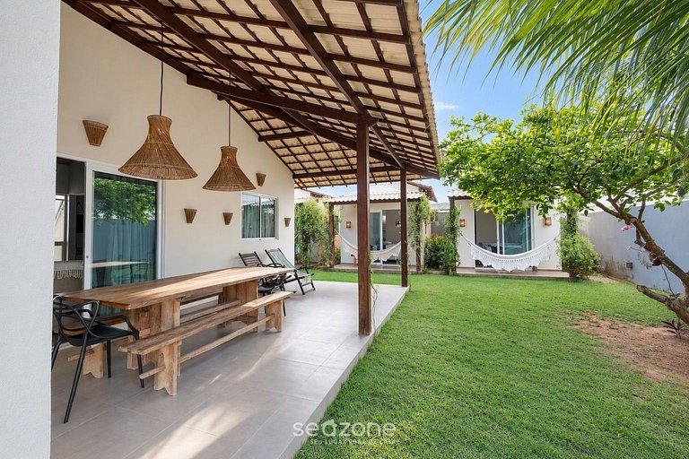 Casa em Cond. c/ churrasq. priv. IRU0015