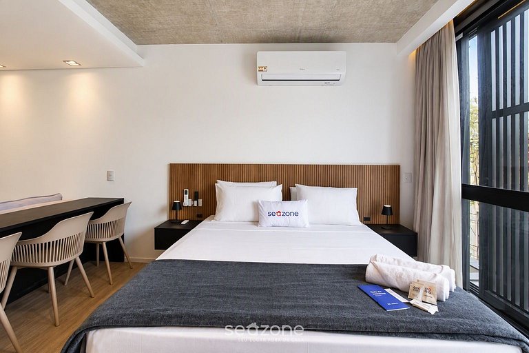 Studio em Cond. c/ Piscina e Vista Cid. SOT0103