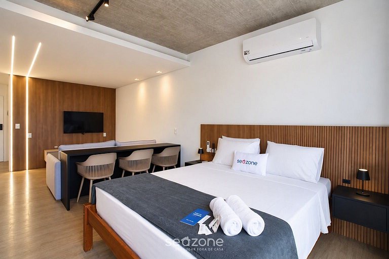 Studio em Cond. c/ Piscina e Vista Cid. SOT0103