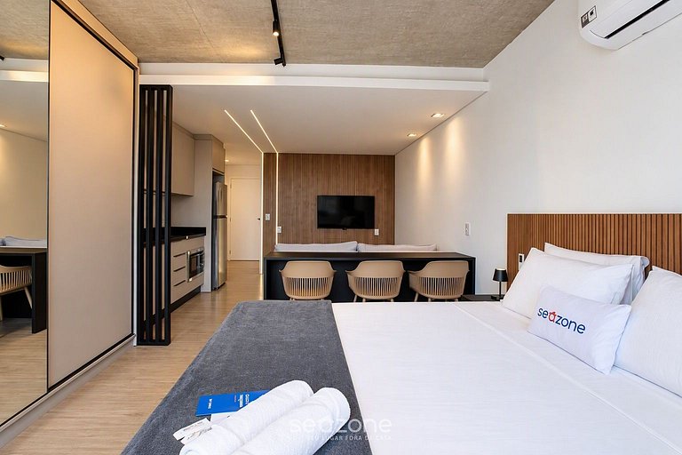 Studio em Cond. c/ Piscina e Vista Cid. SOT0103