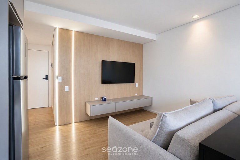 Studio em Cond. c/ Piscina e Vista Cid. SOT0102