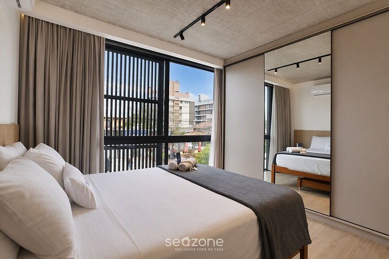 Studio em Cond. c/ Piscina e Vista Cid. SOT0102