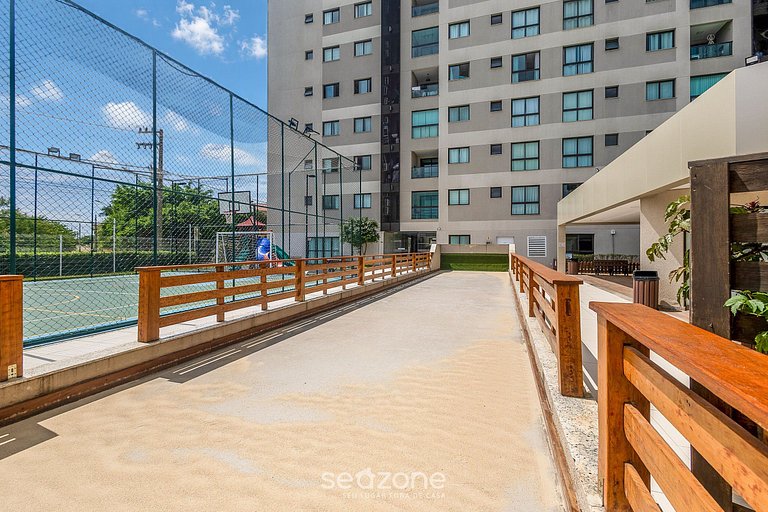 Apto. c/ Varanda em Cond. c/ Piscina AVR0404