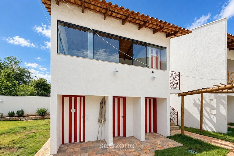 Apto. em Cond. c/ Piscina e Vista QDP0009