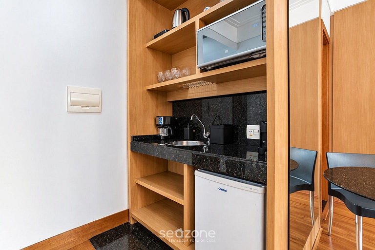 Studio Bien ubicado en Condo. c/ Piscina LAH0501