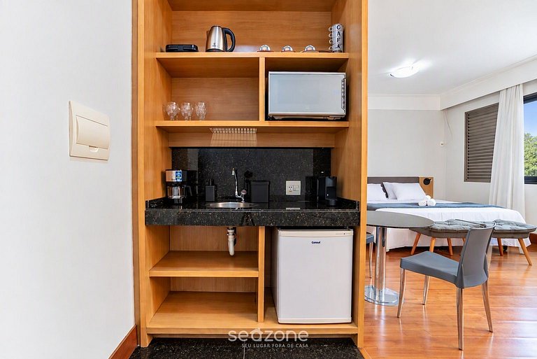 Studio Bien ubicado en Condo. c/ Piscina LAH0501