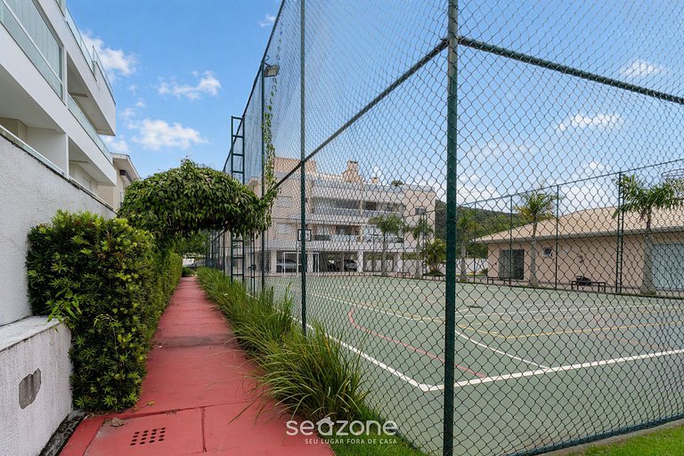 Apto. c/ Jacuzzi en Condo. c/ Piscina CMN0304