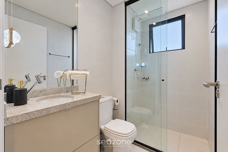 Apto. c/ Vista Mar em Cond. c/ Piscina SKL1004