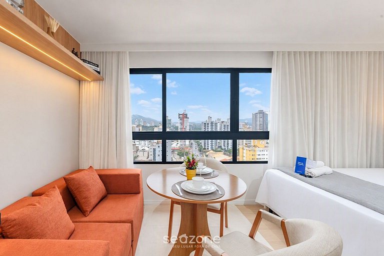Studio em Cond. c/ Piscina e Vista Cid. PIN0810