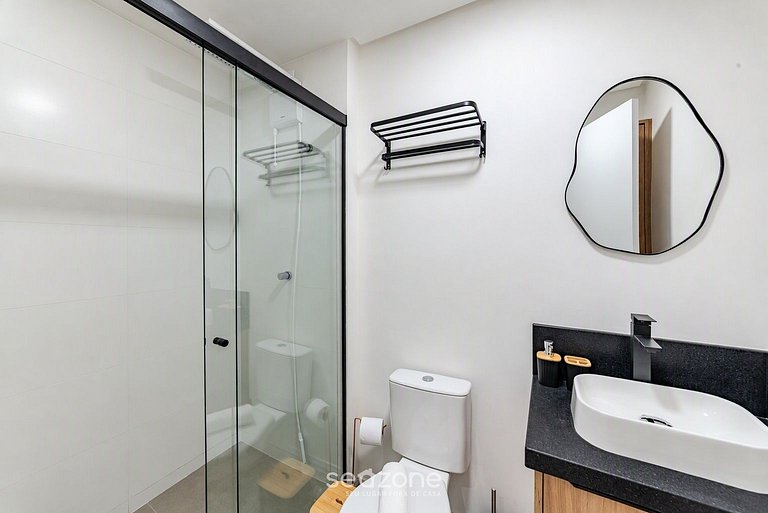 Studio em Cond. c/ Piscina e Vista Cid. PIN0810