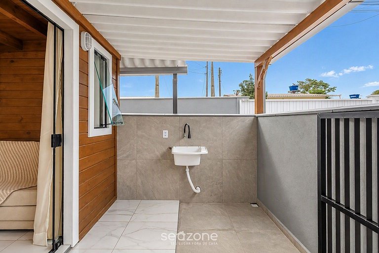 Chalé c/ varanda a poucos minutos da praia VIL0001