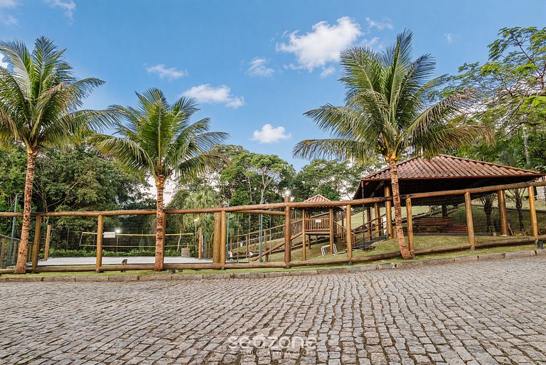 Casa vista mar em cond. a 10min da praia PEV025