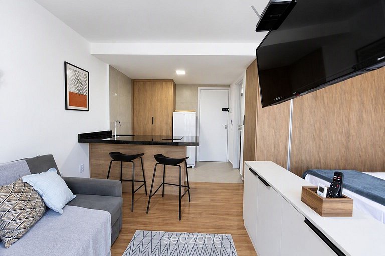 Studio em Cond. c/ Piscina e Vista Cid. PGO0316