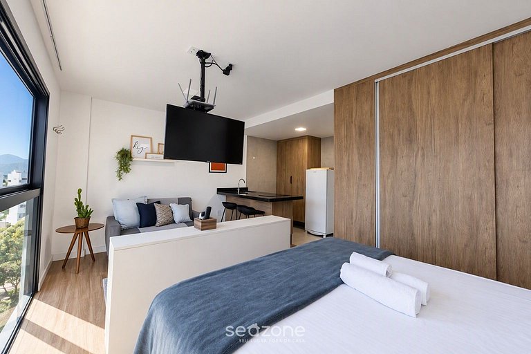 Studio em Cond. c/ Piscina e Vista Cid. PGO0316