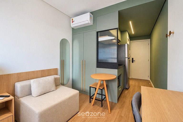 Studio em Cond. c/ Vista p/ Cidade PTI0207