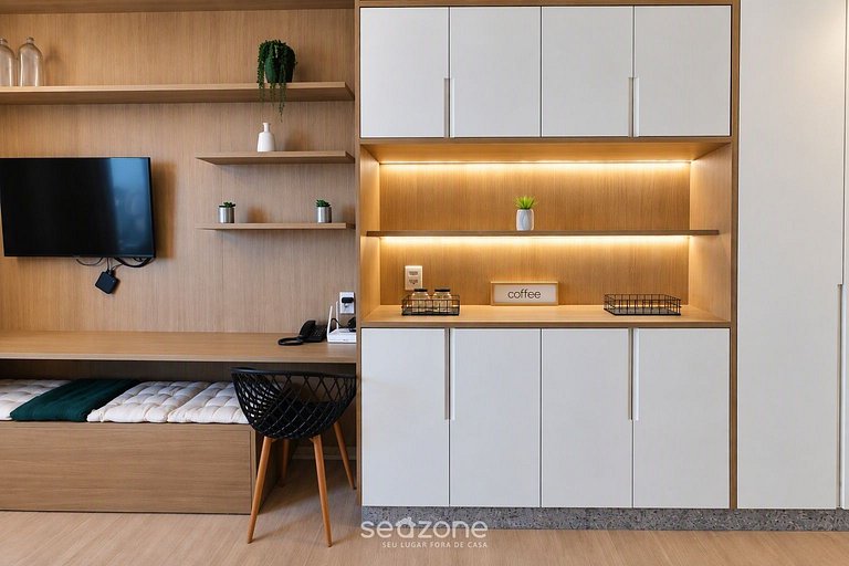 Studio em Cond. c/ Vista p/ Cidade BLS1356