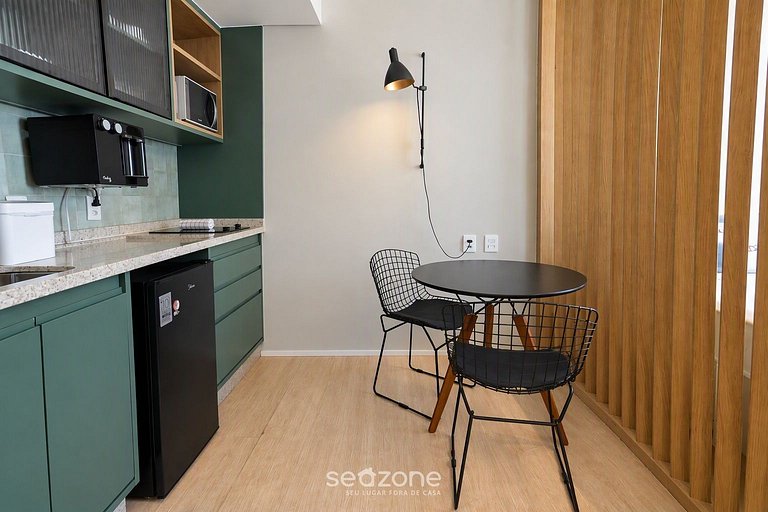 Studio em Cond. c/ Vista p/ Cidade BLS1356