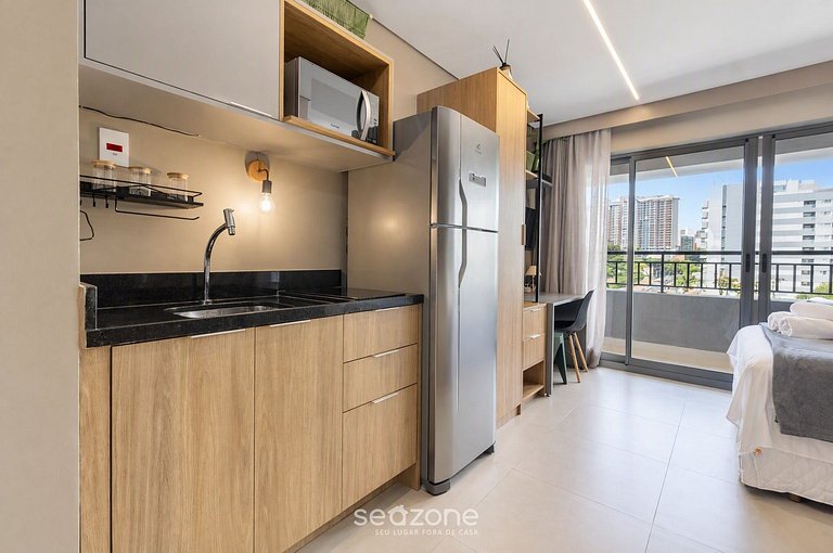 Studio em Cond. c/ Piscina e Vista Cid. COB0708