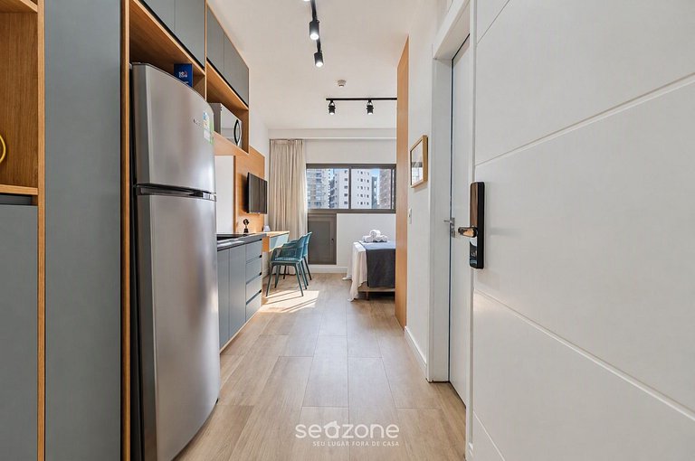 Studio em Cond. c/ Vista p/ Cid. HMR0613