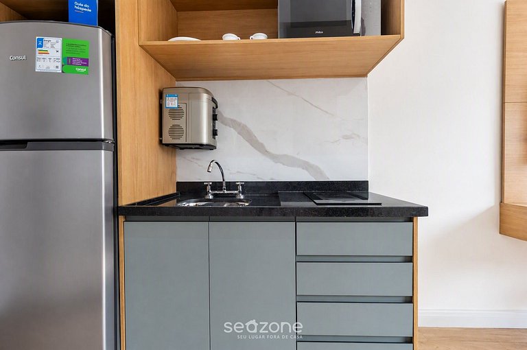 Studio em Cond. c/ Vista p/ Cid. HMR0613