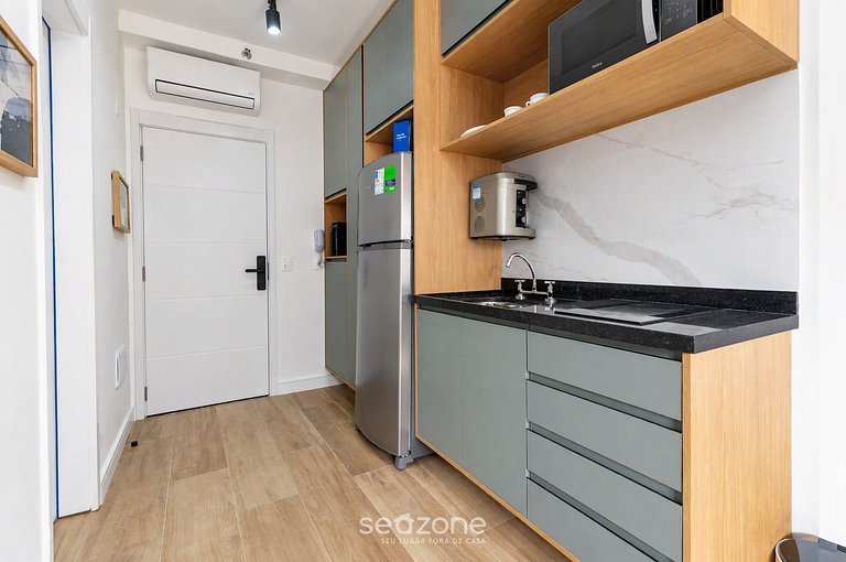 Studio em Cond. c/ Vista p/ Cid. HMR0613